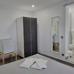 Residencia Salva-vidas Alojamento de Acomodação e Pequeno-almoço Nazaré