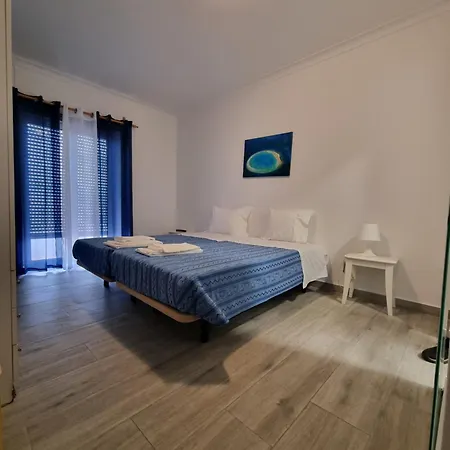 Residencia Salva-vidas לינה וארוחת בוקר