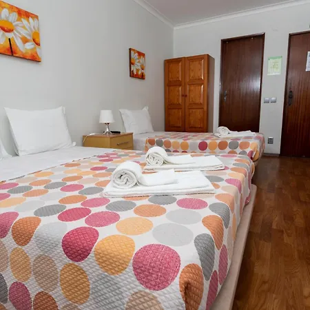 Alojamento de Acomodação e Pequeno-almoço Residencia Salva-vidas 3*
